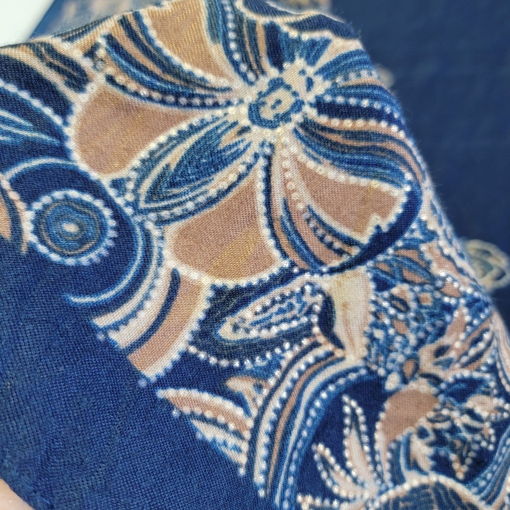 Vintage Navy Blue Large XL Scarf 72"/32" Brown Gold Roses Soft Fabric Romantic - Picture 8 of 8